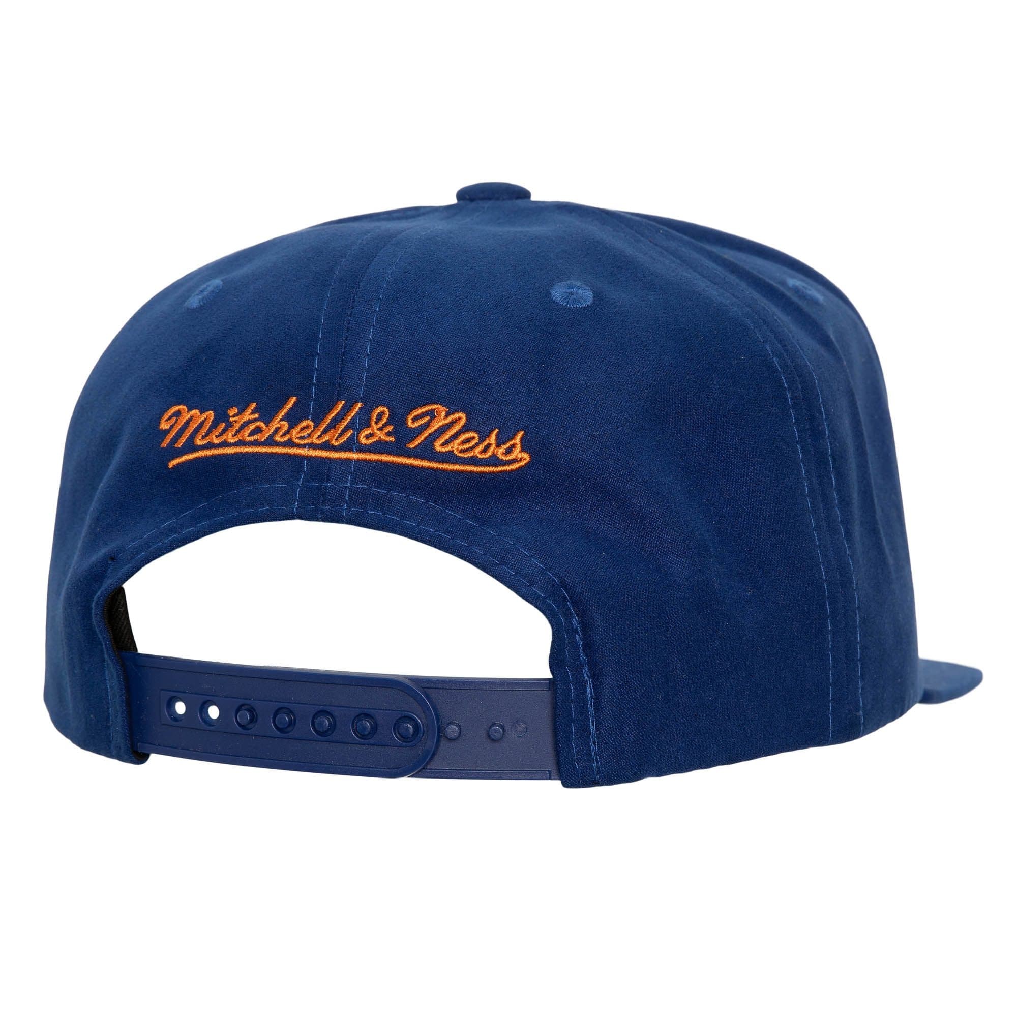Mitchell-Ness-Sweet-Suede-Snapback-New-York-Knicks-1
