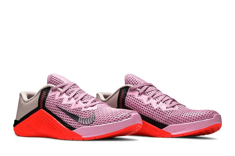 wmns-metcon-6-beyond-pink-flash-crimson-at3160-660_07