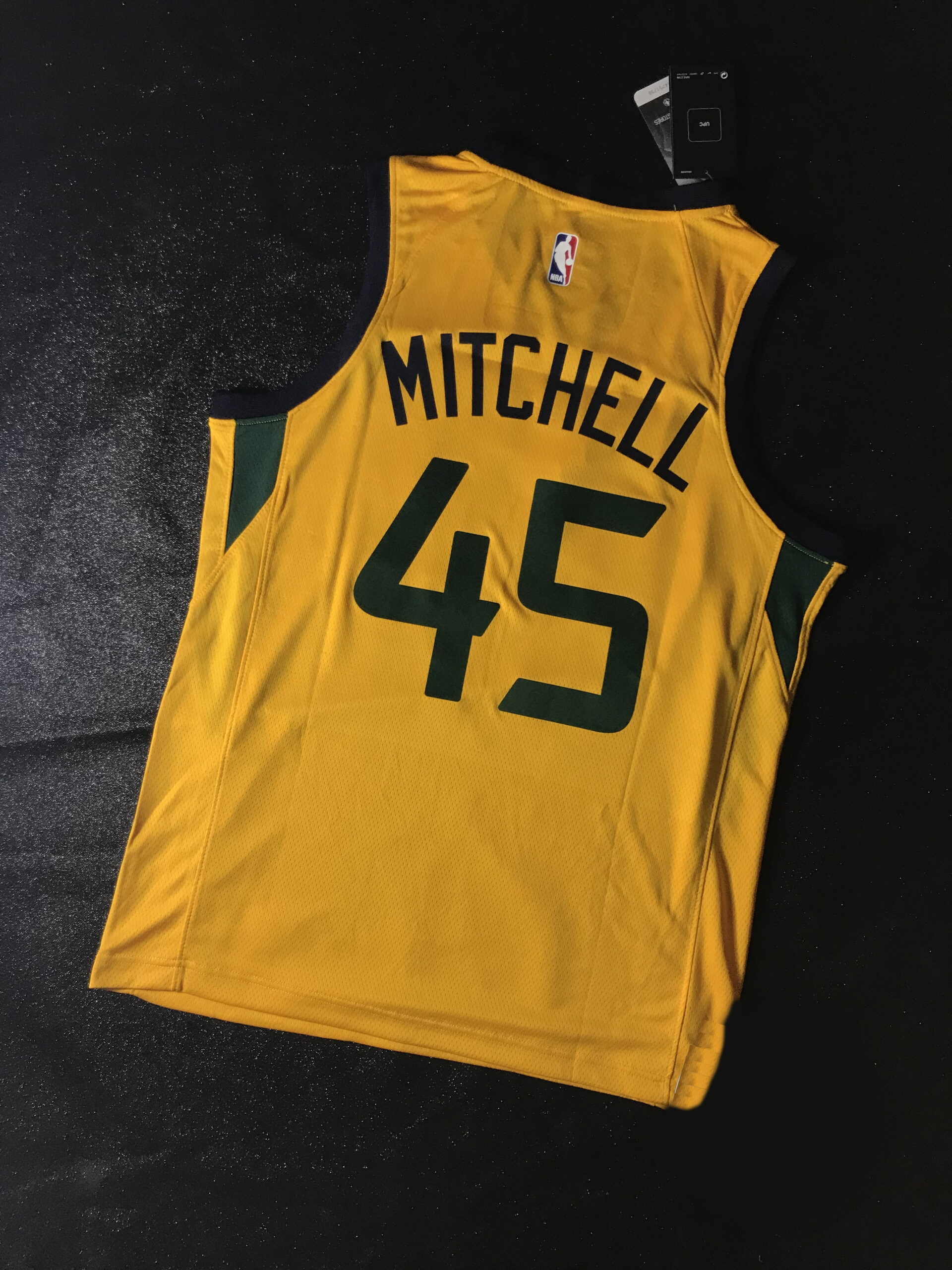 2017-18-Donovan-Mitchell-Utah-Jazz-45-Statement-Gold-2-scaled