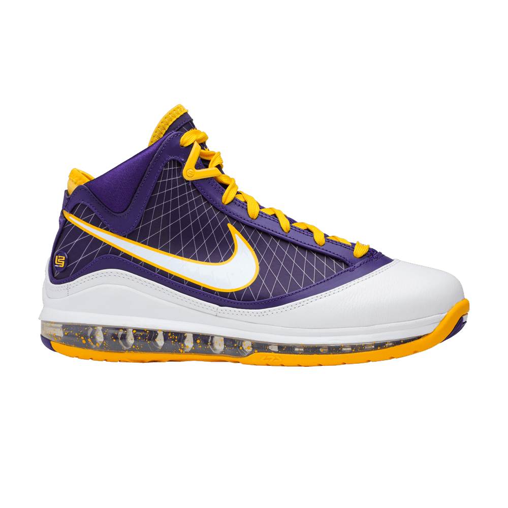 lebron-7-lakers-cw2300-500