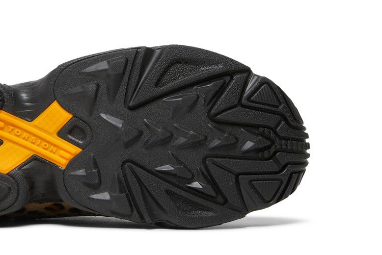 wmns-falcon-out-loud-collection-f37016_04