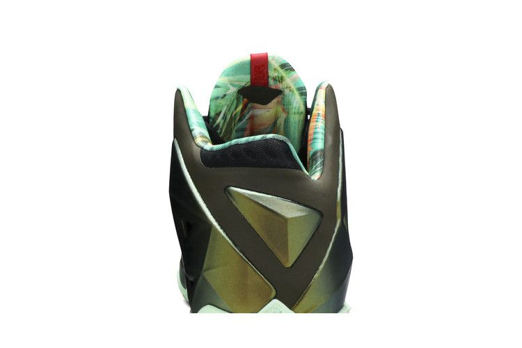 Кроссовки Nike LeBron 11 'King's Pride'