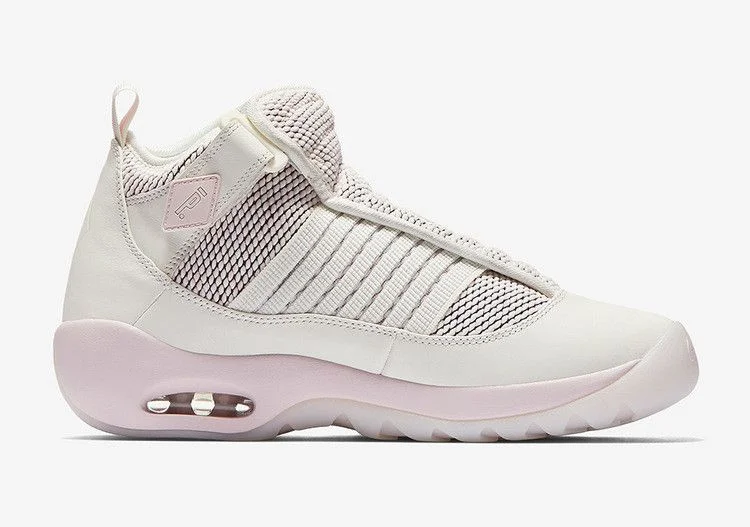 Krossovki-Pigalle-x-NikeLab-Air-Shake-Ndestrukt-Carmen-Electra-2