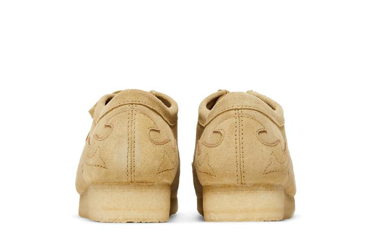 supreme-x-clarks-original-wallabee-maple-261-72611_05