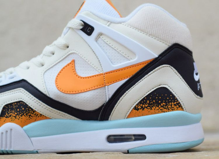 air-tech-challenge-2-kumquat-318408-180_03