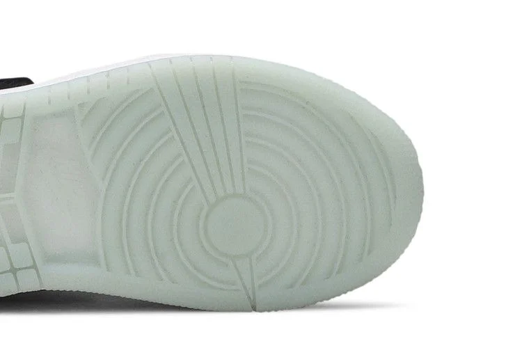 Кроссовки Air Jordan 1 Mid SE PS 'Glow in the Dark Panda'