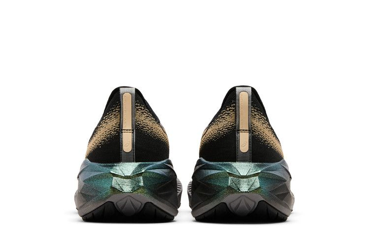 Кроссовки ASICS Novablast 4 Platinum 'Black Champagne'