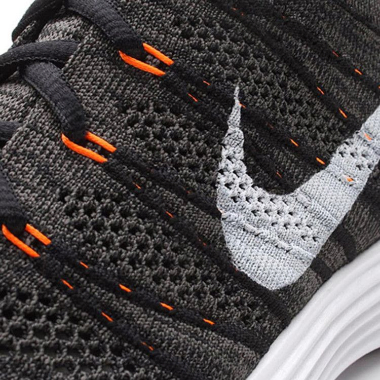 lunar-flyknit-chukka-554969-081_02