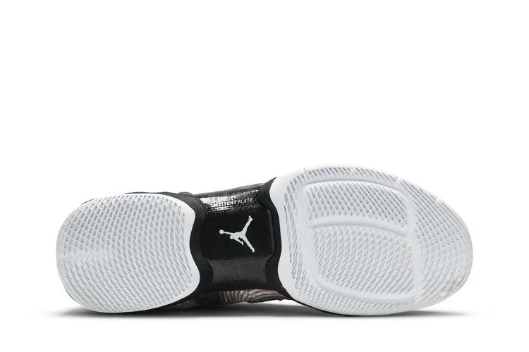 Krossovki-Air-Jordan-28-Joker-3