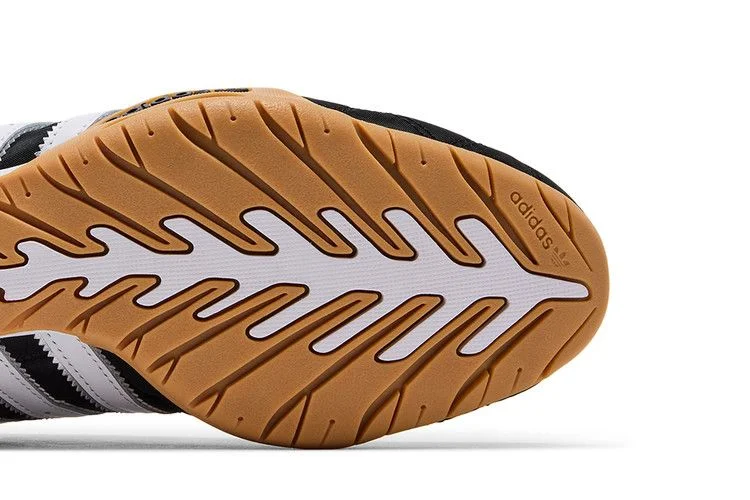 Krossovki-adidas-Adi-Racer-Low-Black-White-Gum-4