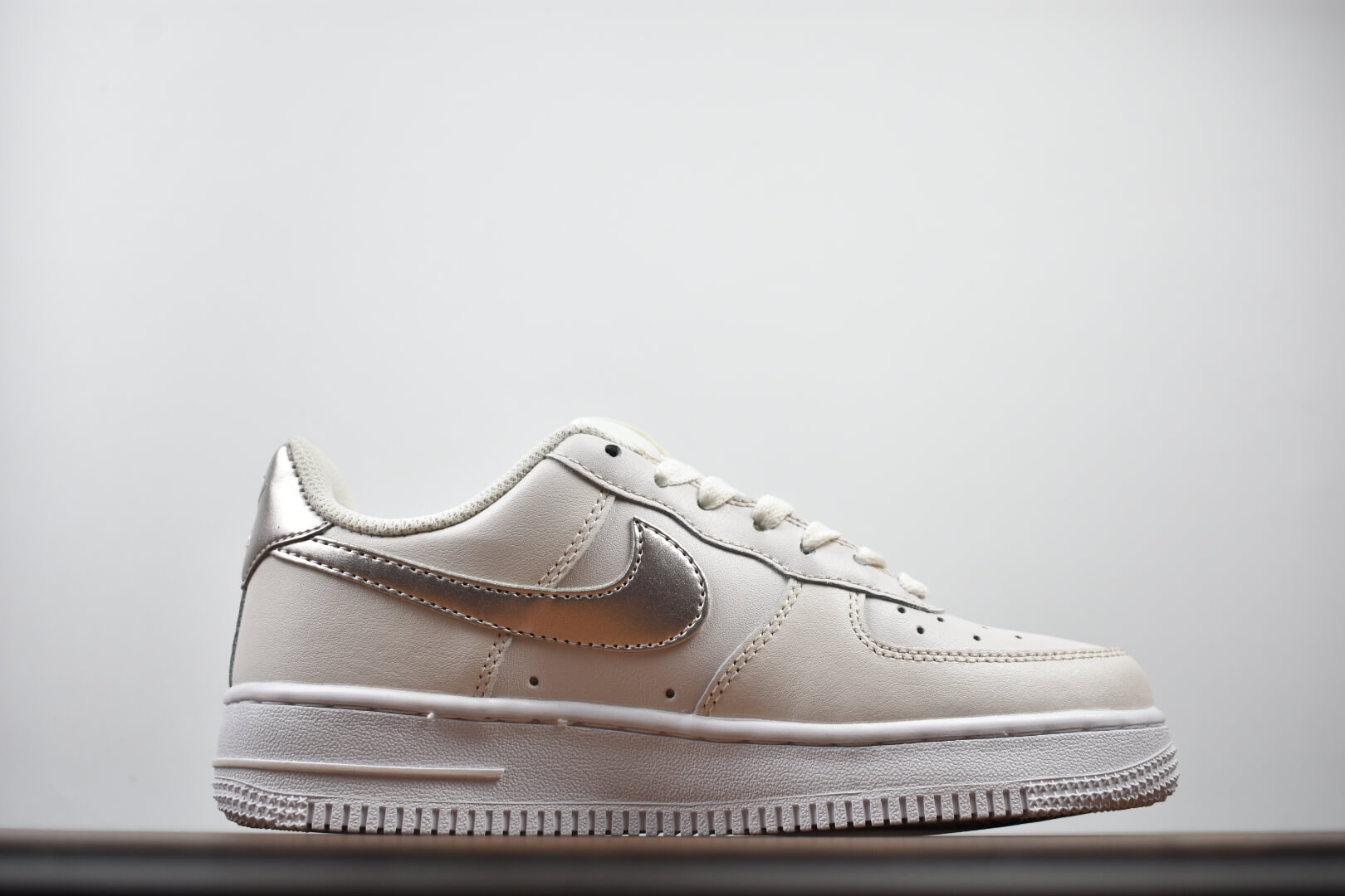 Кроссовки Nike Air Force 1 Low GS 'Phantom'