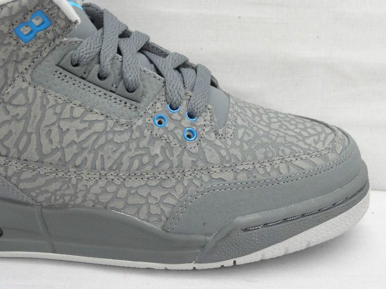 Кроссовки Air Jordan 3 Retro GS 'Cool Grey Blue Glow'