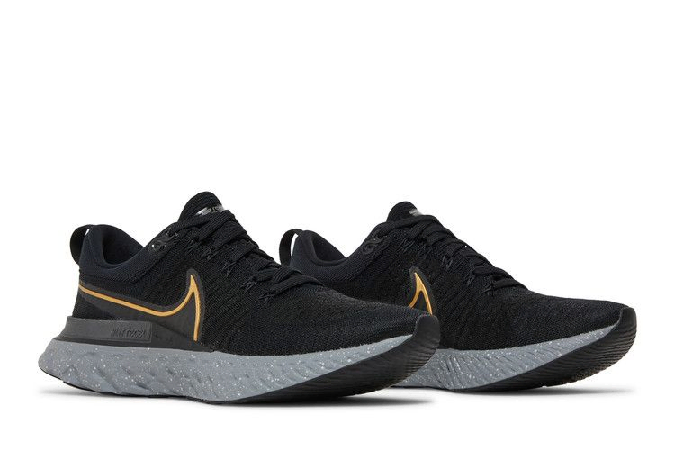 react-infinity-run-flyknit-2-black-metallic-gold-ct2357-009_07