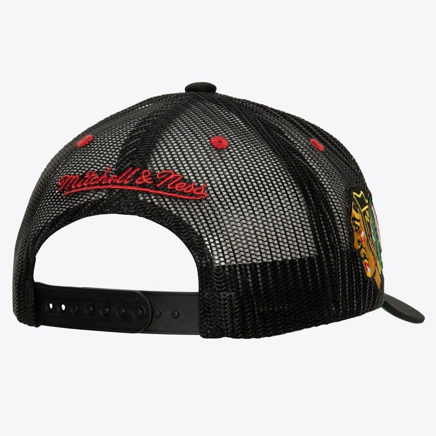 Бейсболка Mitchell & Ness Black Chicago Blackhawks Team Seal Trucker Adjustable Hat