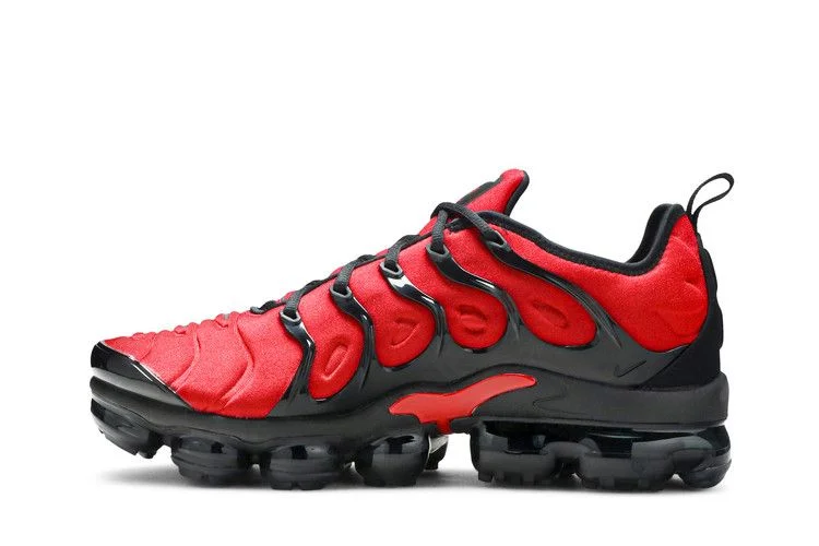Кроссовки Nike Air VaporMax Plus 'University Red'