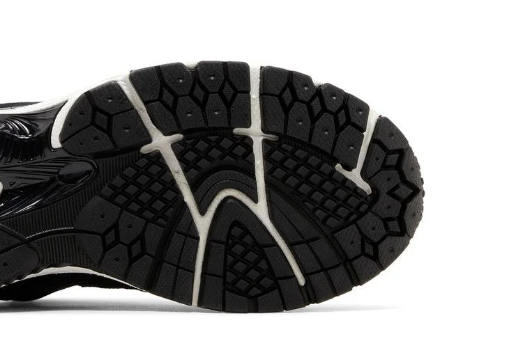 Кроссовки New Balance 2002R 'Black Gunmetal'
