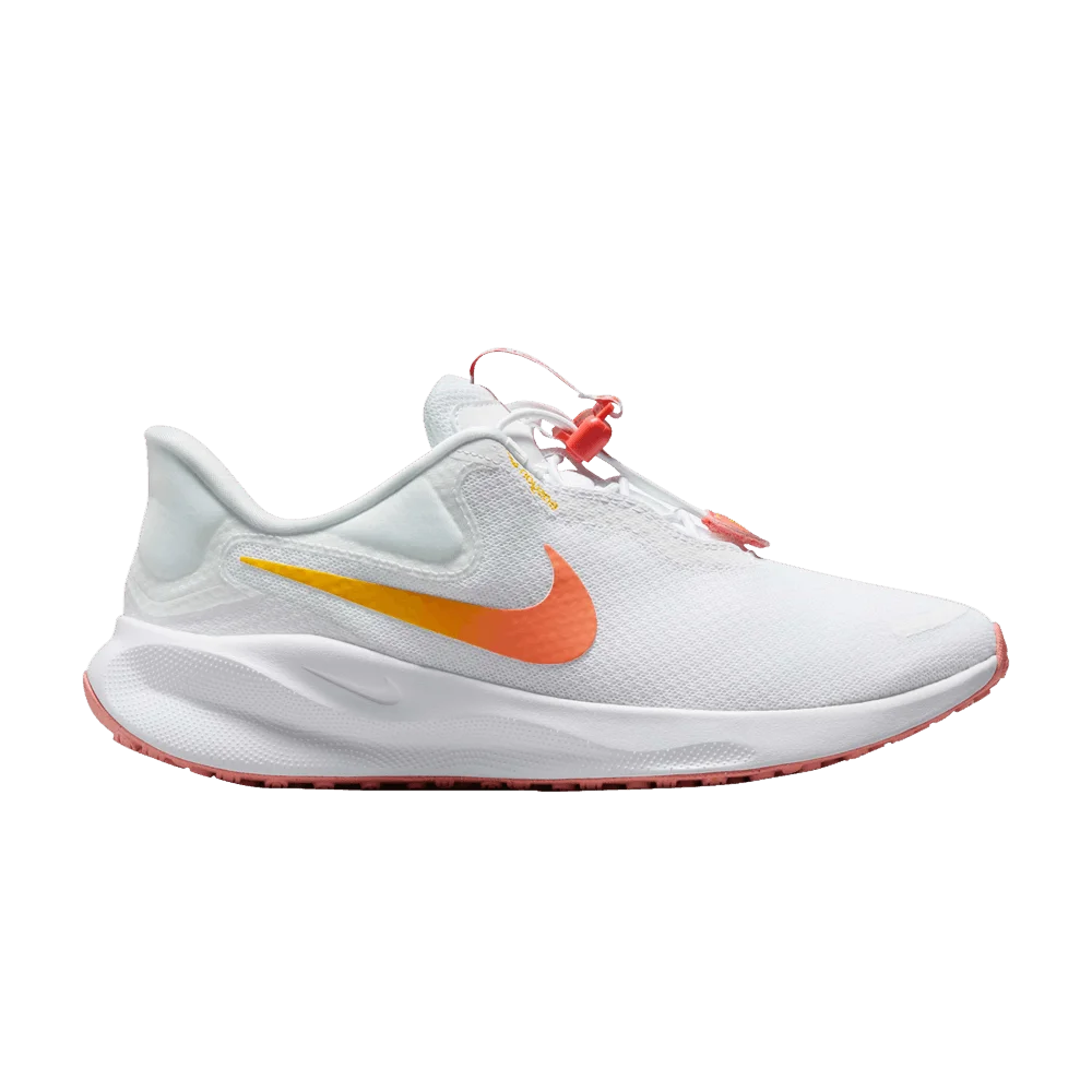 Krossovki-Nike-Wmns-Revolution-7-EasyOn-White-Magic-Ember