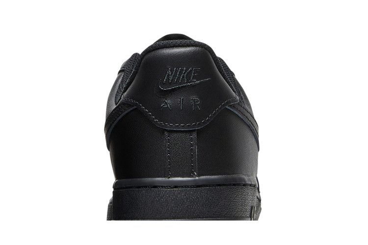 Кроссовки Nike Wmns Air Force 1 '07 'Triple Black'
