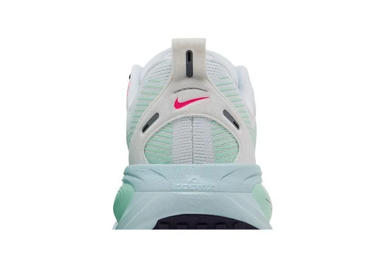 Кроссовки Nike Vomero 18 'White Glacier Blue'