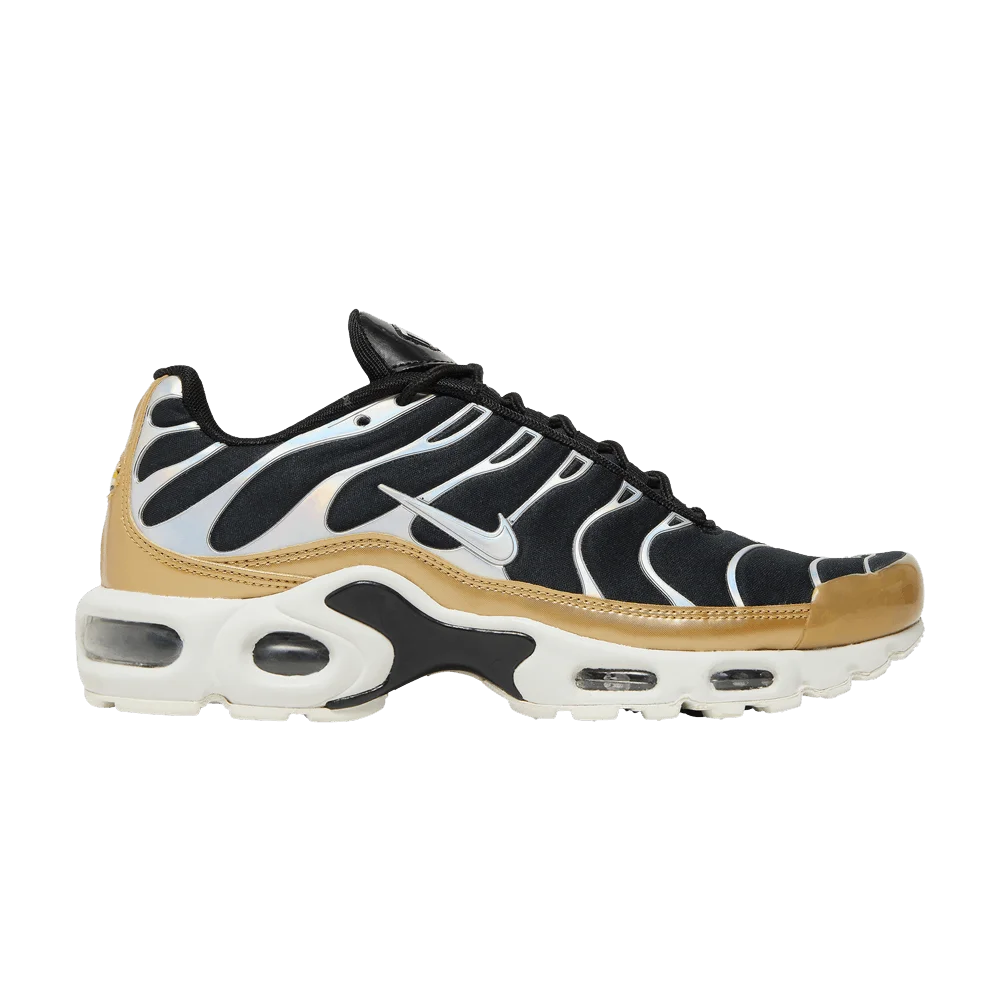 Krossovki-Nike-Wmns-Air-Max-Plus-Black-Gold