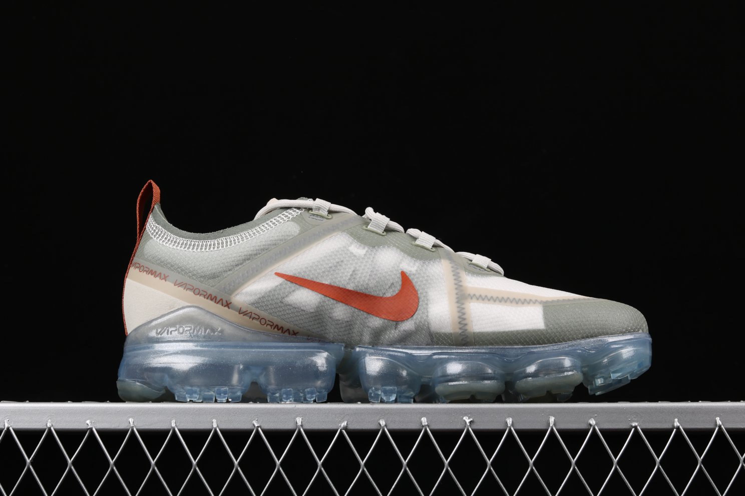 Air-VaporMax-2019-Light-Olive-2