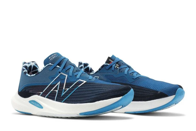 Krossovki-New-Balance-FuelCell-Rebel-v2-Eclipse-7