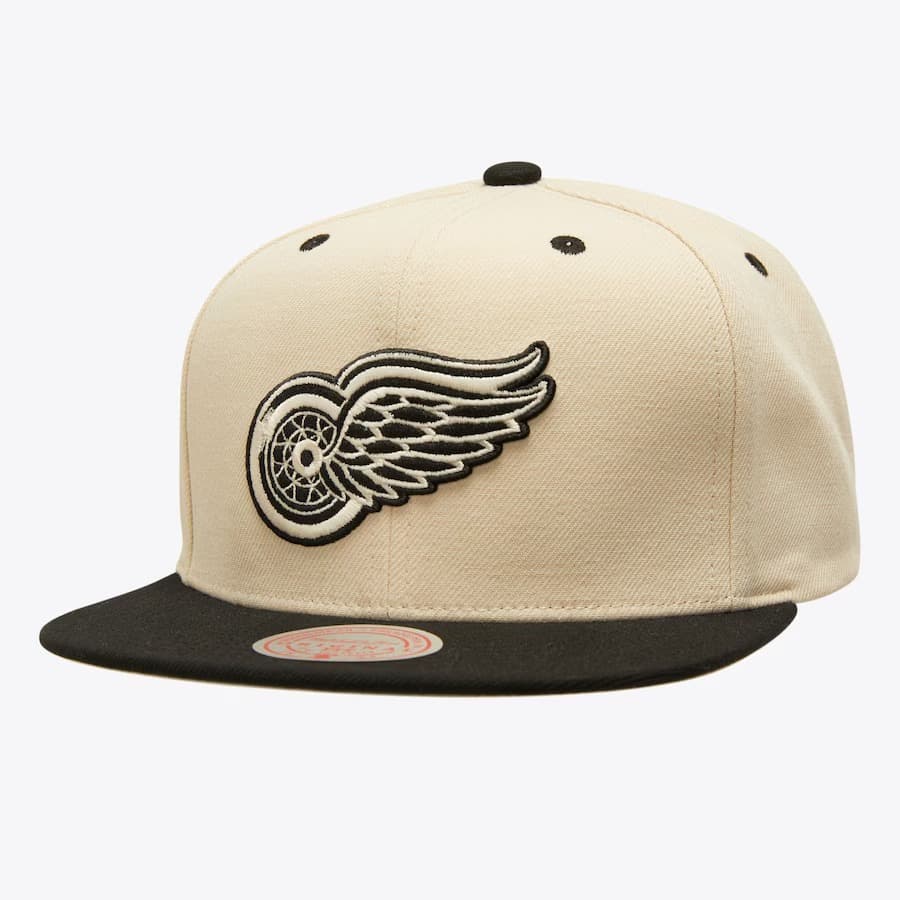 Mitchell-Ness-Cream-Black-Detroit-Red-Wings-Vintage-Logo-Snapback-Hat