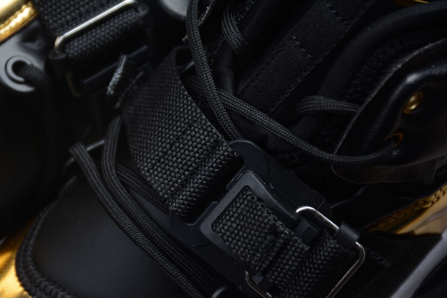 Кроссовки Nike Air Force 270 Think 16 Gold Standard