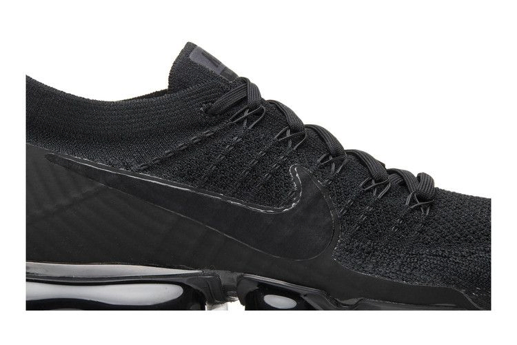air-vapormax-triple-black-2-0-849558-011_01