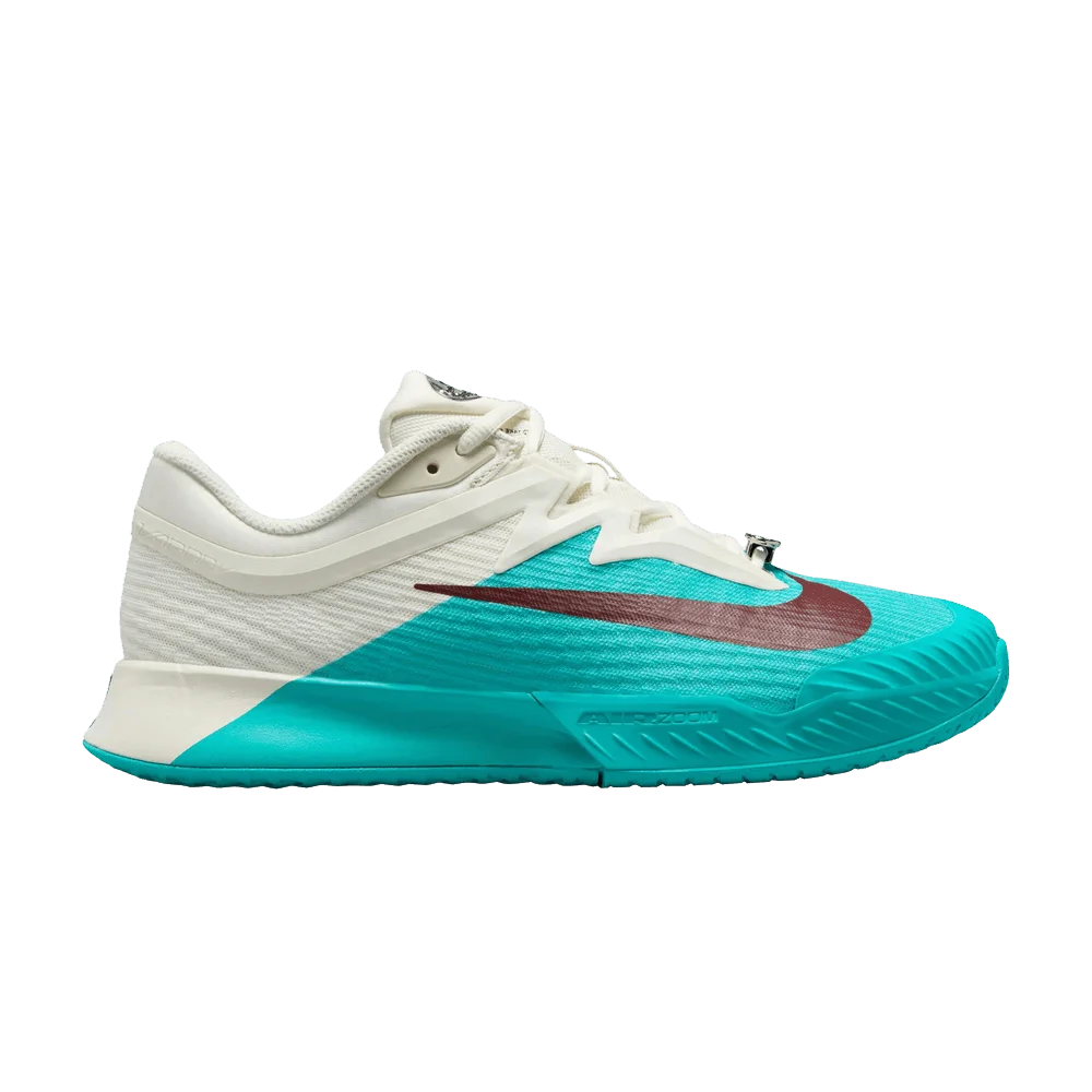 Krossovki-Wmns-NikeCourt-Air-Zoom-Vapor-Pro-3-Premium-HC-Dusty-Cactus-Dark-Team-Red