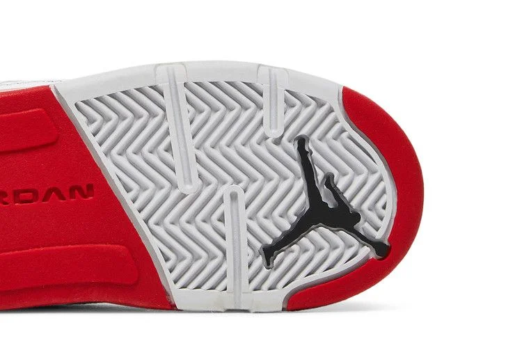 Krossovki-Air-Jordan-5-Retro-Low-TD-Fire-Red-4