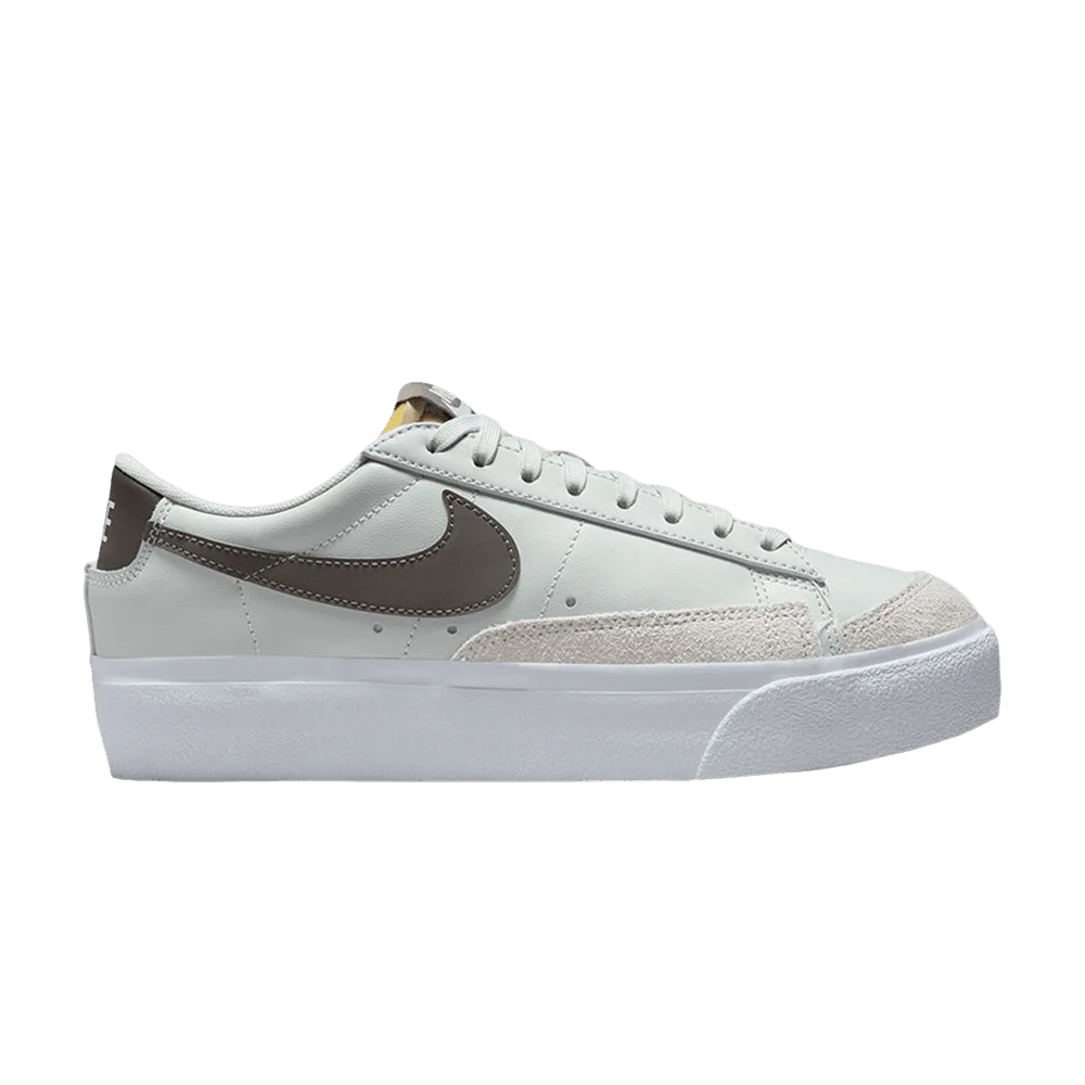 Krossovki-Nike-Wmns-Blazer-Low-Platform-Photon-Dust-Cave-Stone-White
