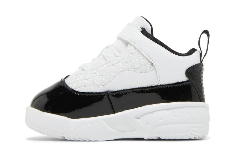jordan-max-aura-2-td-white-gym-red-cn8096-102_02