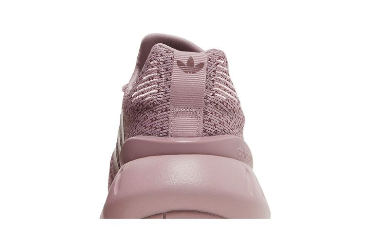 wmns-swift-run-22-magic-mauve-gv7978_06