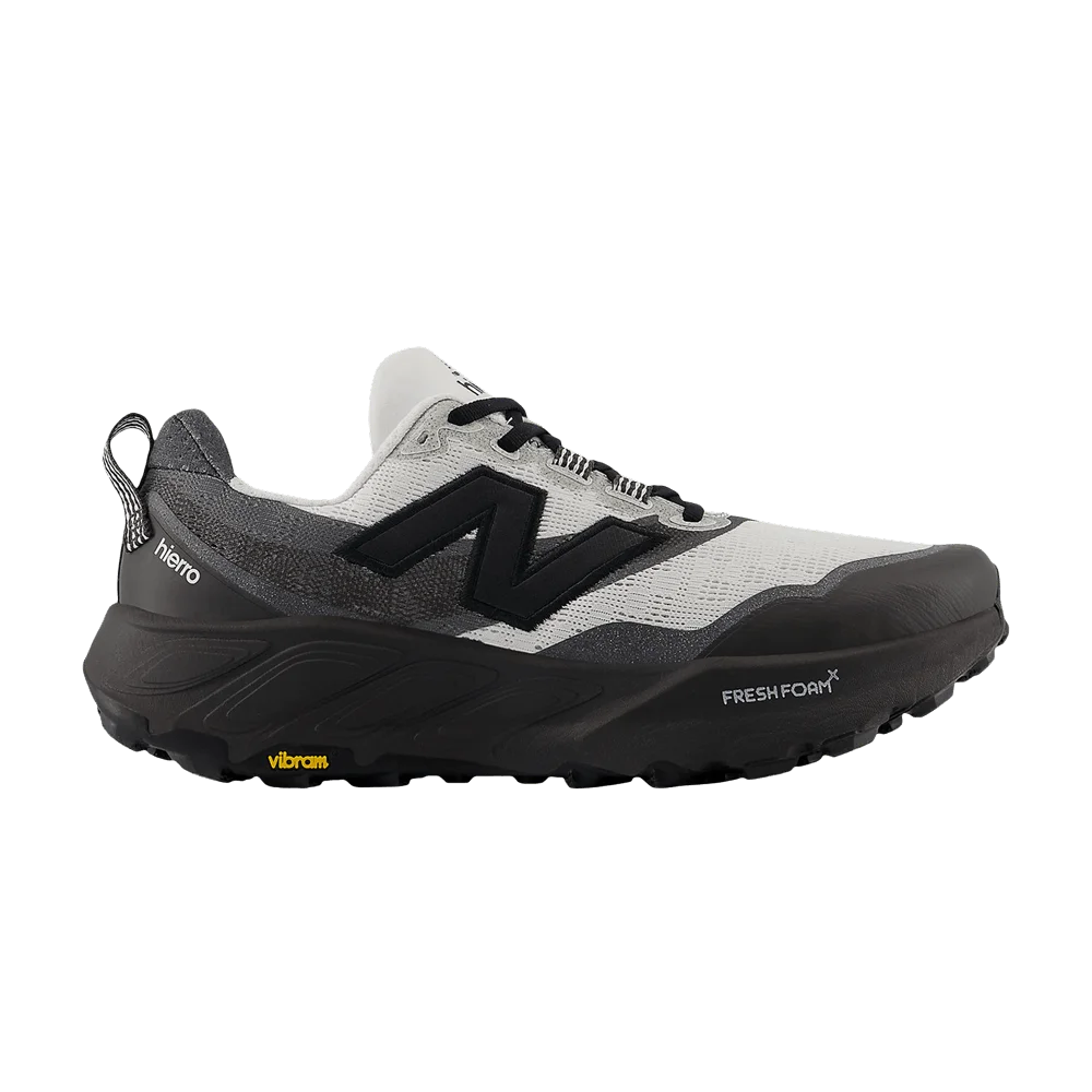 Krossovki-New-Balance-Fresh-Foam-X-Hierro-v9-2E-Wide-Black-White