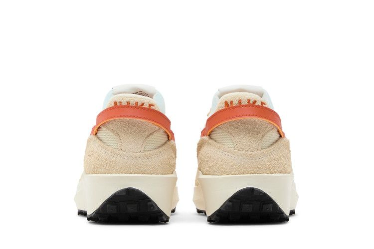 Кроссовки Nike Wmns Waffle Debut Vintage 'Muslin Campfire Orange'