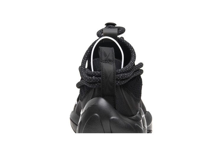 pyer-moss-x-dmx-run-fusion-experiment-triple-black-dmxrunfusiontripleblack_06