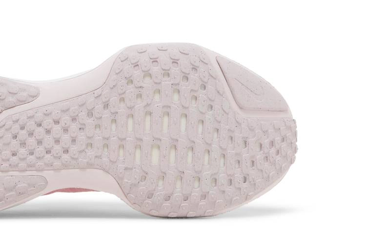 Кроссовки Nike Wmns ZoomX Invincible 3 'Pink Foam'