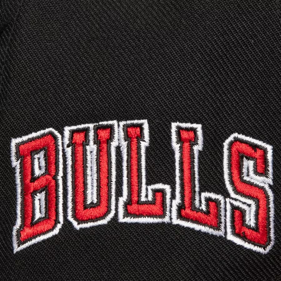 Mitchell-Ness-Black-Chicago-Bulls-Big-Mouth-Snapback-Hat-2