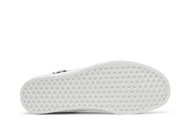 classic-slip-on-u-color-vn0a4bv31iu_03
