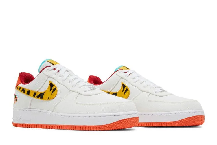 Krossovki-Nike-Air-Force-1-07-LV8-Year-of-the-Tiger-7