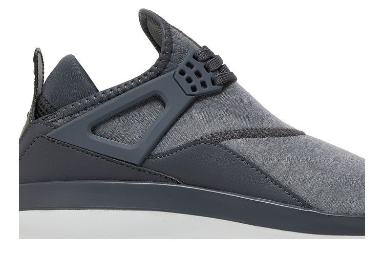 jordan-fly-89-940267-005_01