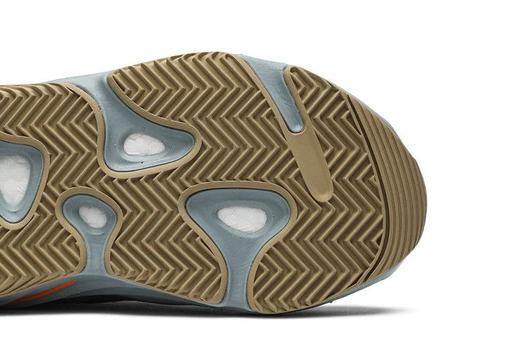 Кроссовки adidas Yeezy Boost 700 'Carbon Blue'