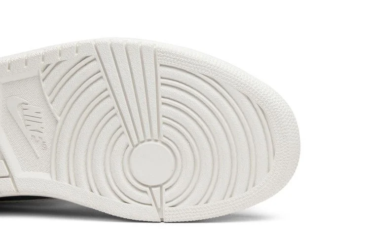 Кроссовки Air Jordan 1 Retro High 'Jeter'