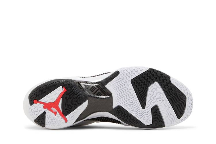 air-jordan-37-low-siren-red-dq4122-100_03