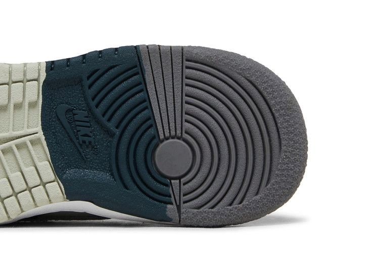 dunk-low-premium-td-split-deep-jungle-fb9107-300_04