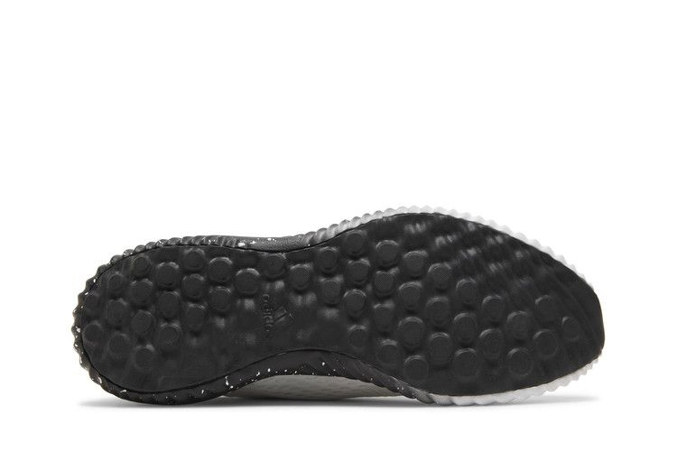 alphabounce-1-white-black-speckled-hp2305_03