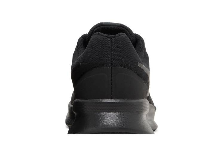Кроссовки Nike Run Swift 3 'Triple Black'