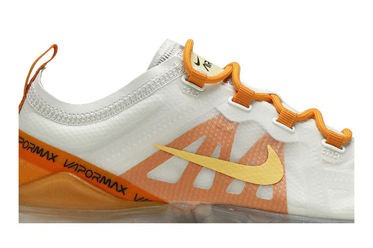 wmns-air-vapormax-2019-white-orange-ar6632-102_01
