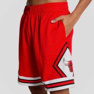 Mitchell-Ness-Chicago-Bulls-1997-98-Hardwood-Classics-Throwback-Swingman-NBA-Shorts-1-300x300